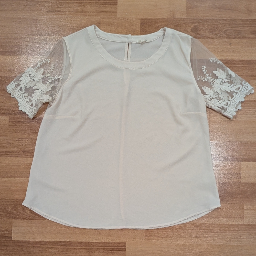 Kaii Feminine Balletcore Blouse w/ Delicate Lace Sleeves and Pearl Button: XL